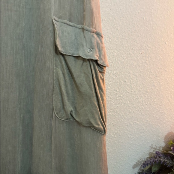 Monoreno Olive Green Midi Dress - Picture 4 of 8